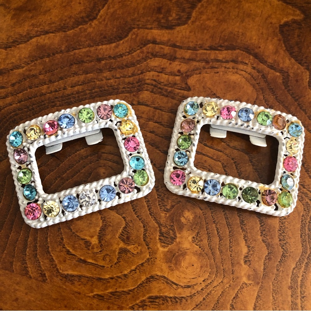 Vintage multi color stone braided look painted metal shoe clips